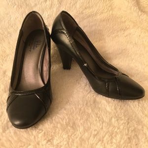 Life Stride Brown Mary Janes w/ Patent Stripes